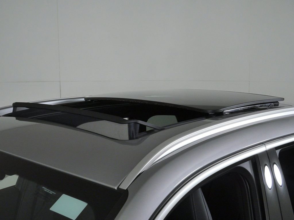 New 2026 Space Silver Metallic BMW xDrive28i image 17
