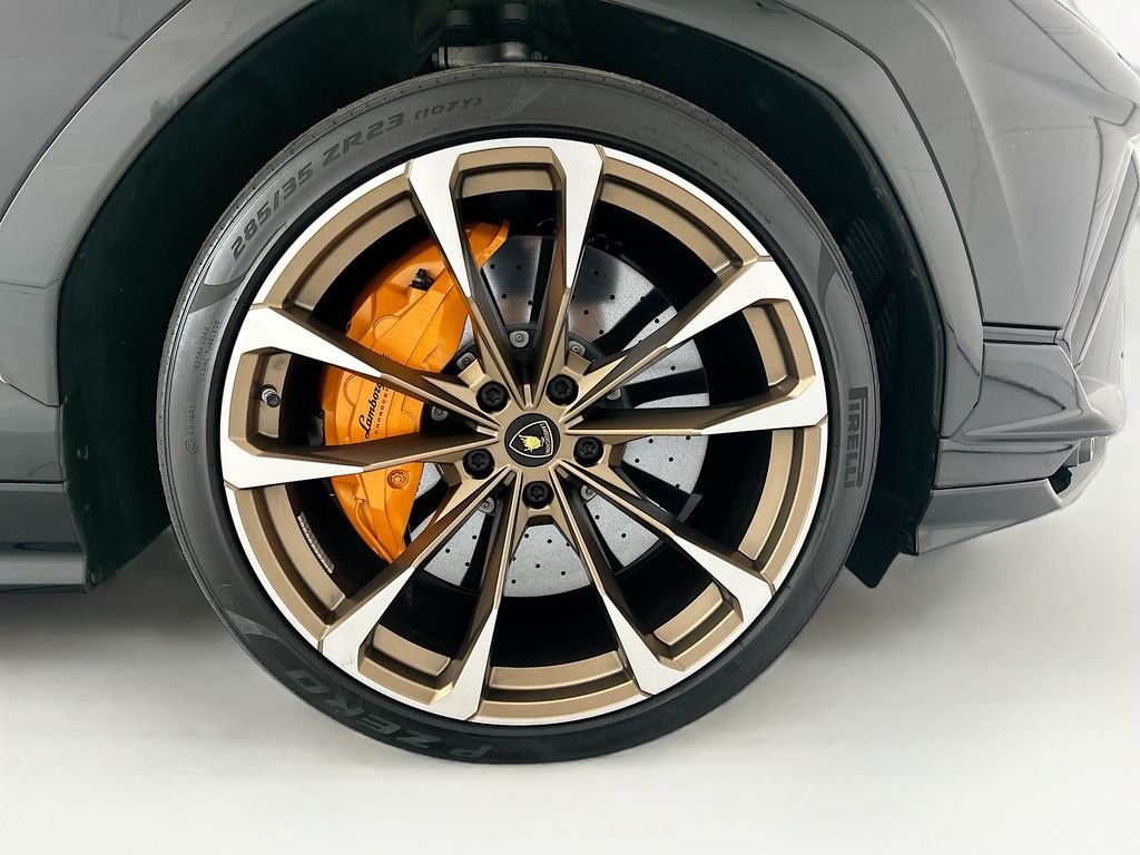 Used 2023 Nero Noctis Metallic Lamborghini S image 31
