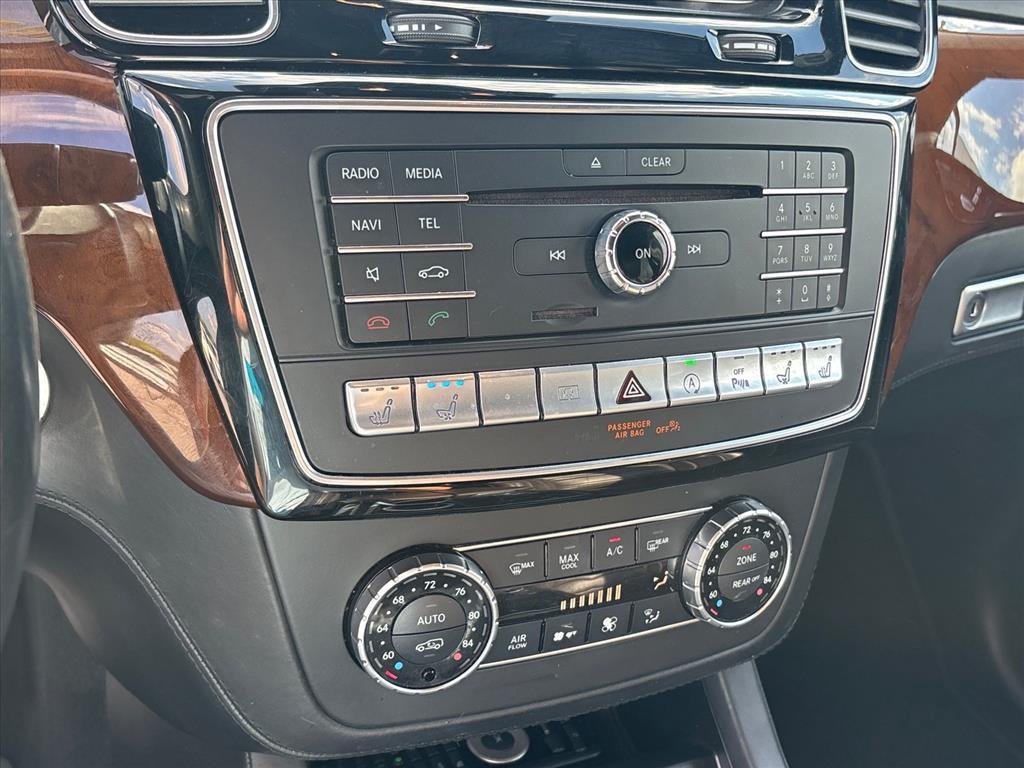 Used 2017 Red Mercedes-Benz 4MATIC® image 17