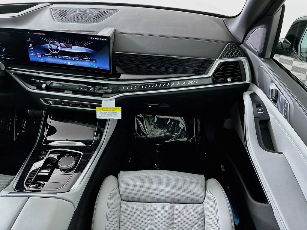 New 2026 Gray Metallic BMW xDrive40i image 27