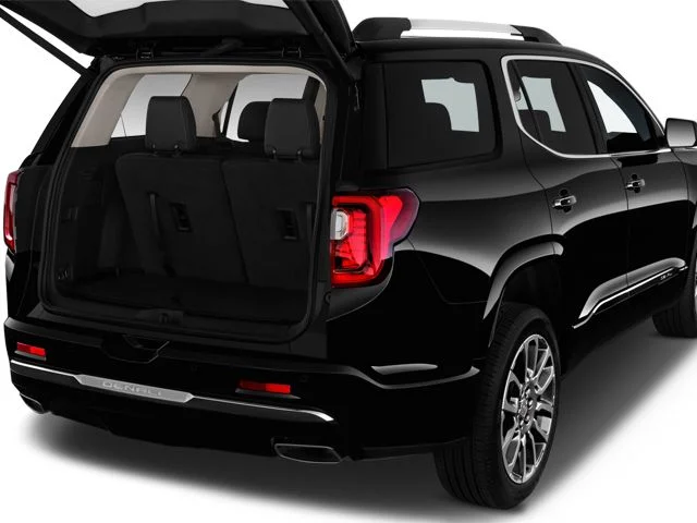 Used 2023 Volcanic Red Tintcoat GMC SLE image 7