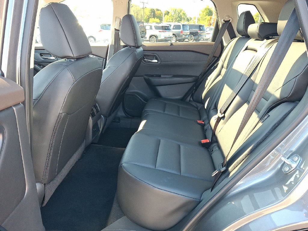 Used 2023 Gray Nissan SV image 11