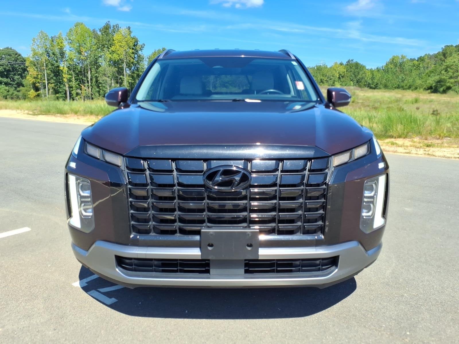 Used 2024 Sierra Burgundy Hyundai SEL 7P image 13