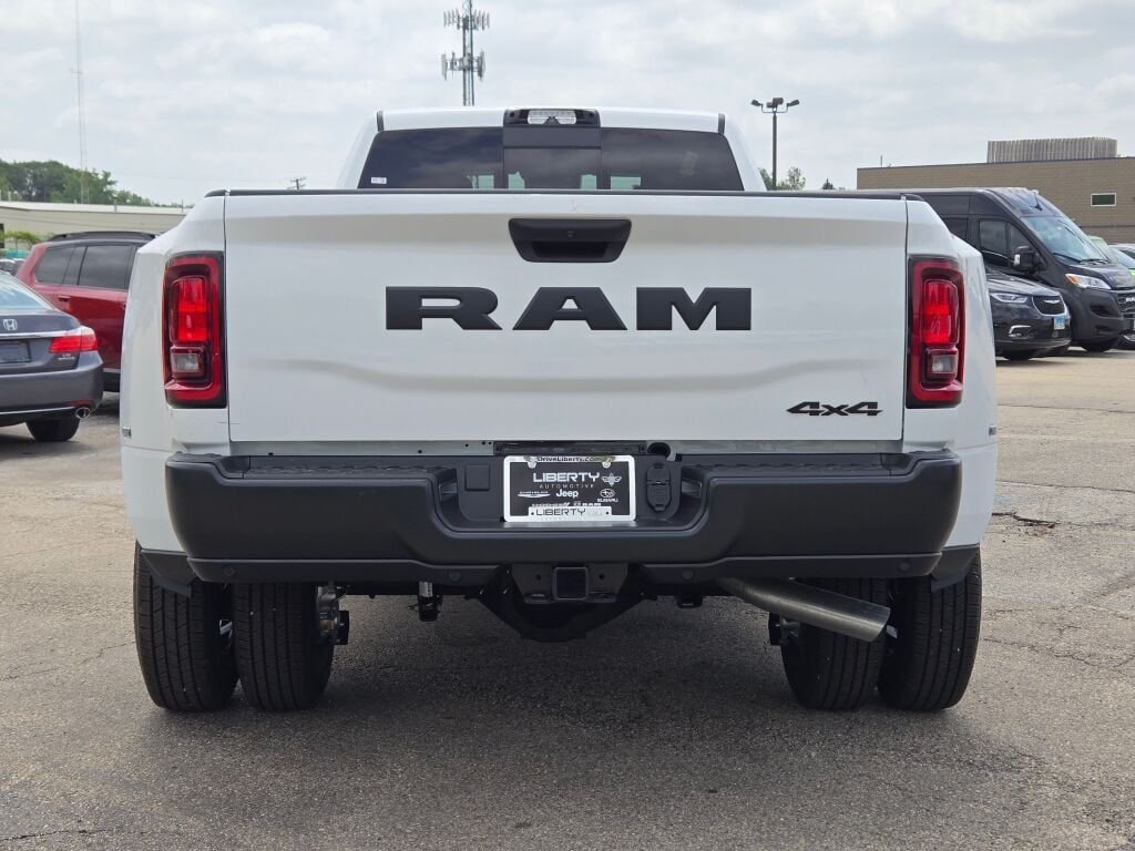 New 2026 Bright White Clear-Coat Exterior Paint RAM Tradesman image 15