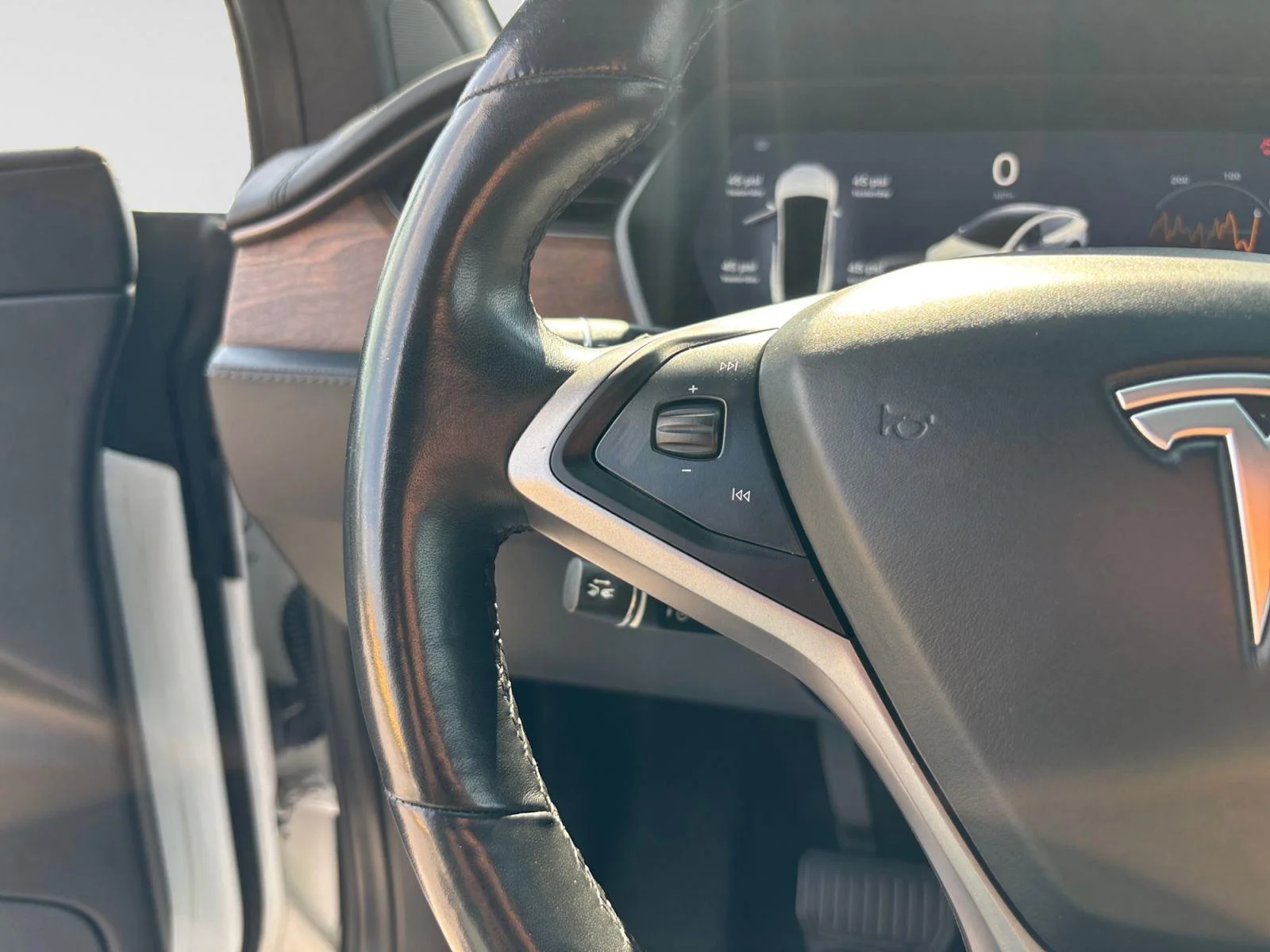 Used 2018 Pearl White Multi-Coat Tesla 75D image 26