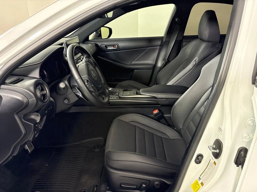 Used 2024 White Lexus 500 F SPORT Performance Premium image 28