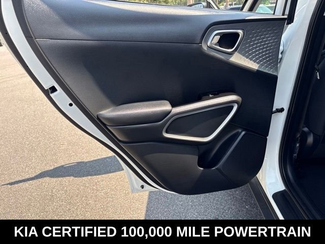 Used 2025 White Kia S image 26