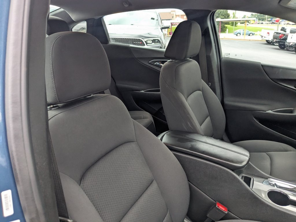 Used 2024 Lakeshore Blue Metallic Chevrolet LT image 26