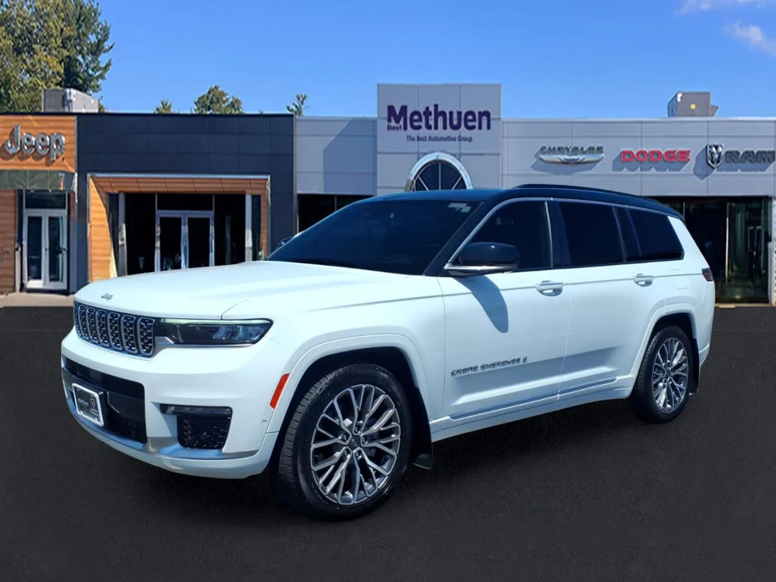Used 2025 Bright White Clearcoat Jeep Summit Reserve image 9