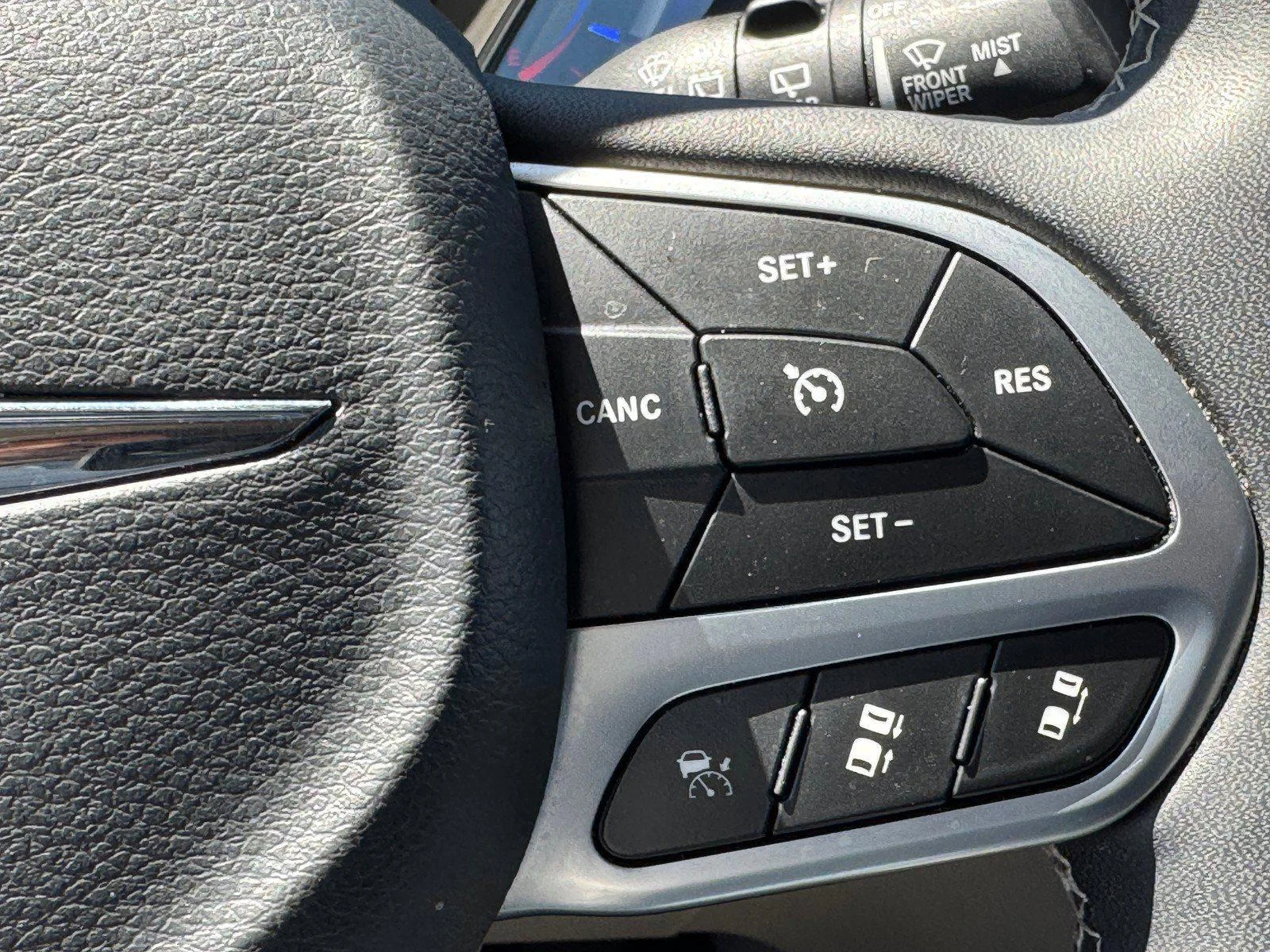 Used 2024 Bright White Clea Chrysler Hybrid Select image 22