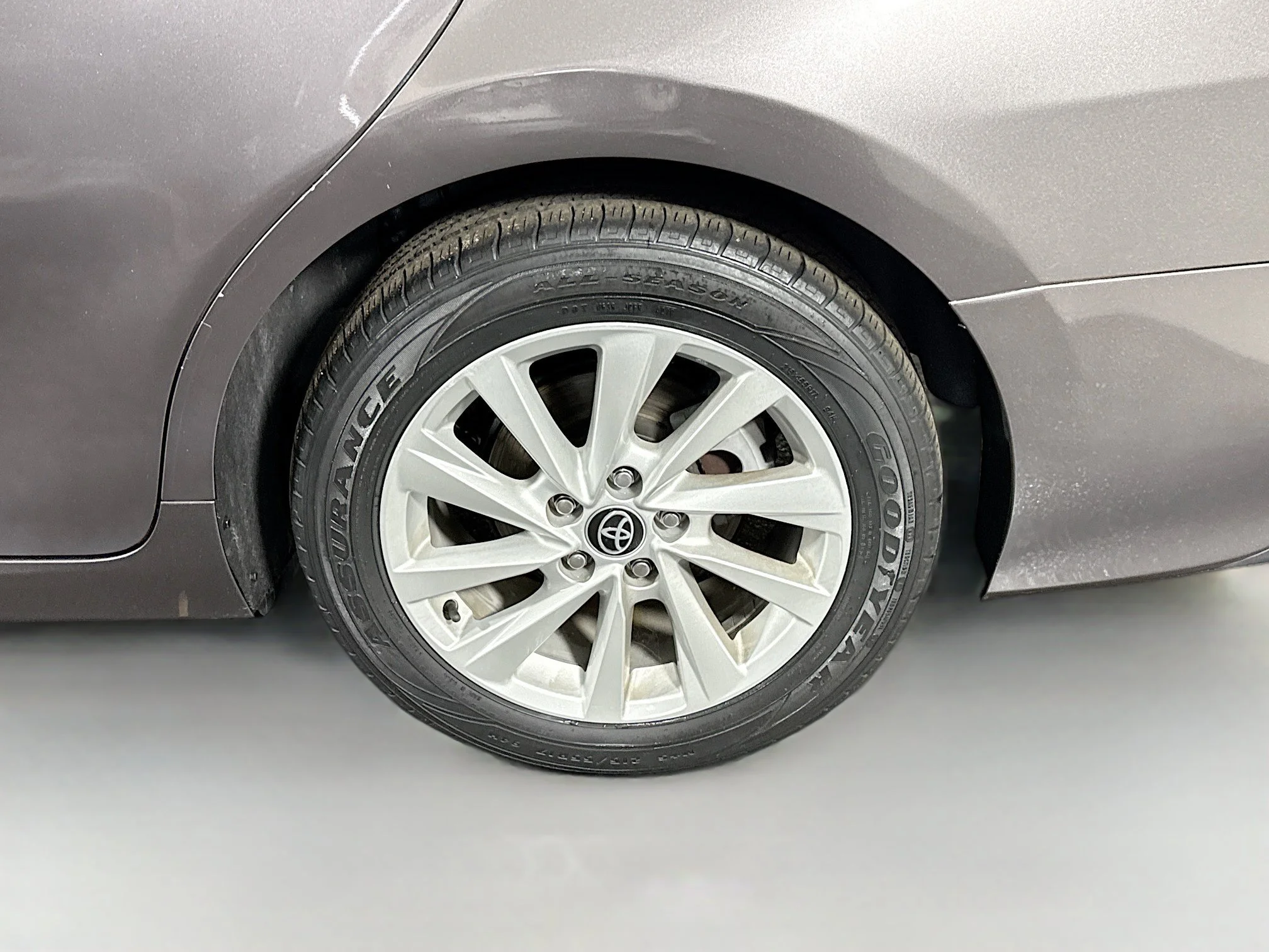 Used 2022 Predawn Gray Mica Toyota LE image 32