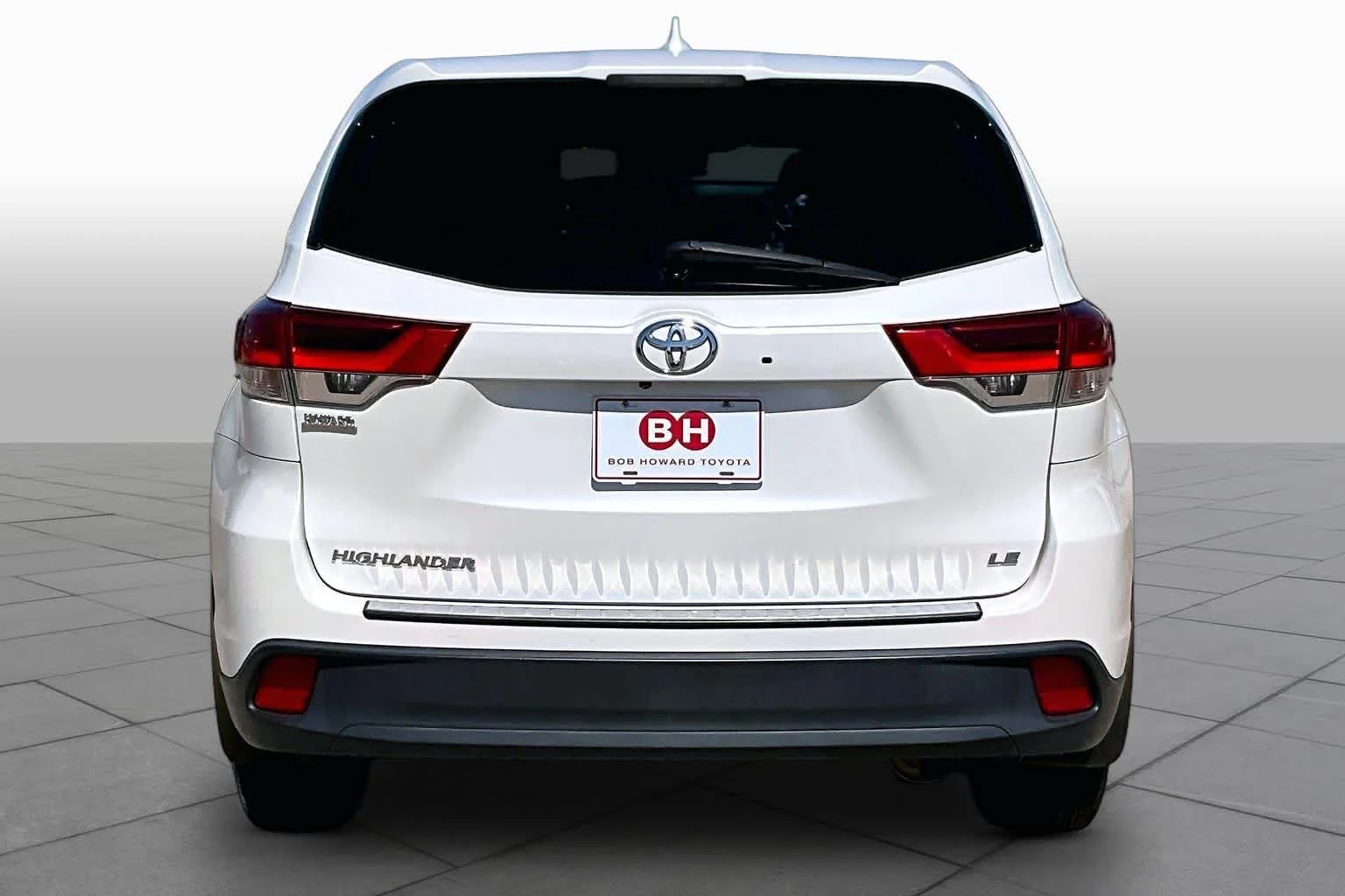 Used 2017 Blizzard Pearl Toyota LE image 5