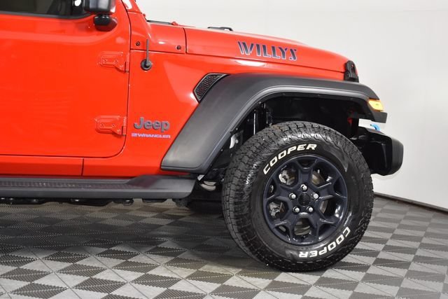 Used 2023 Red Jeep 4x4 image 12