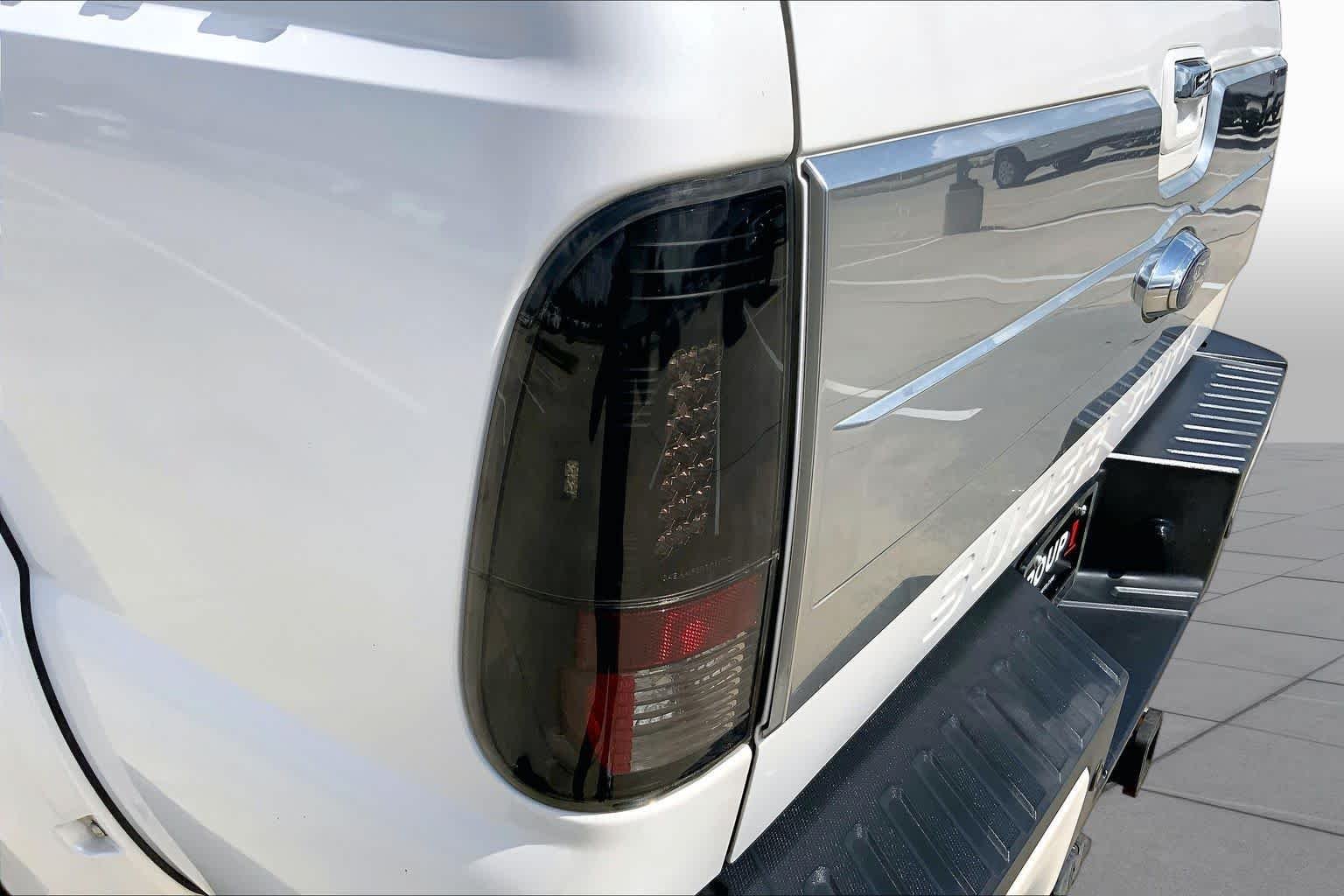 Used 2015 White Platinum Metallic Tri-Coat Ford Platinum image 27