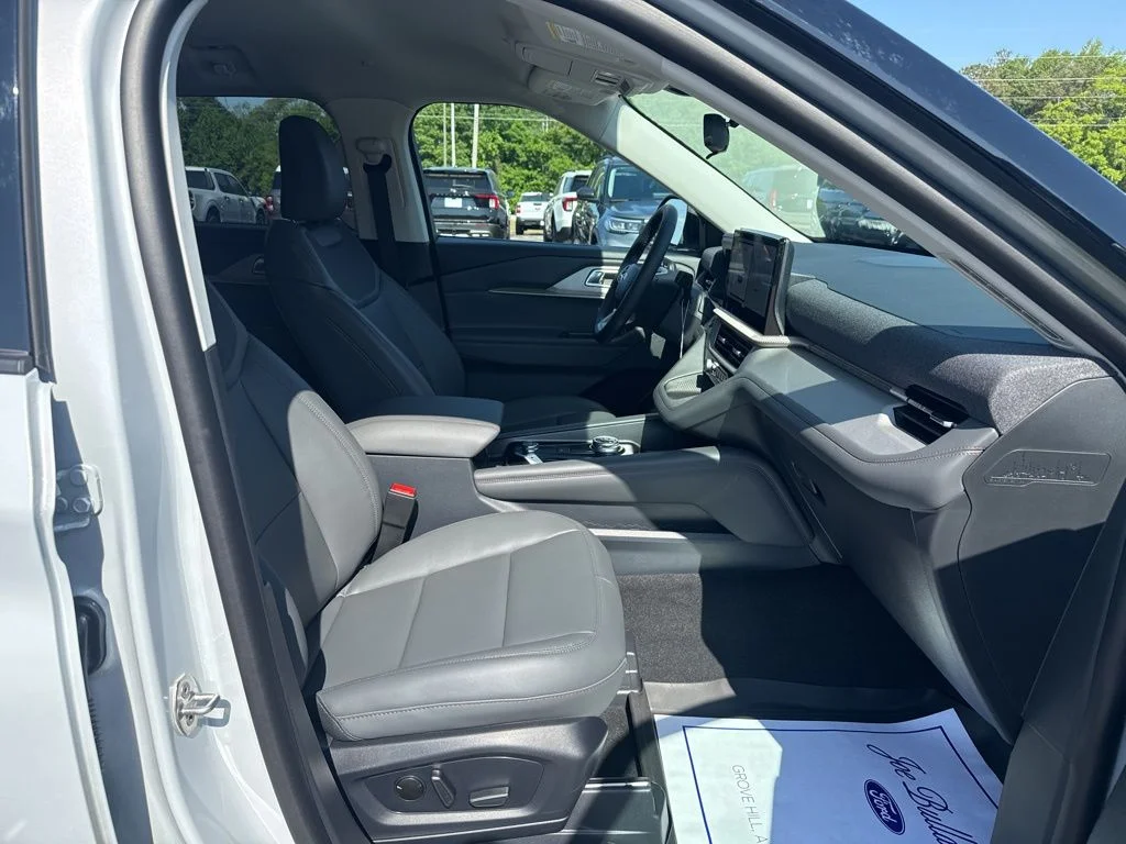 New 2026 Space White Metallic Ford Active image 16