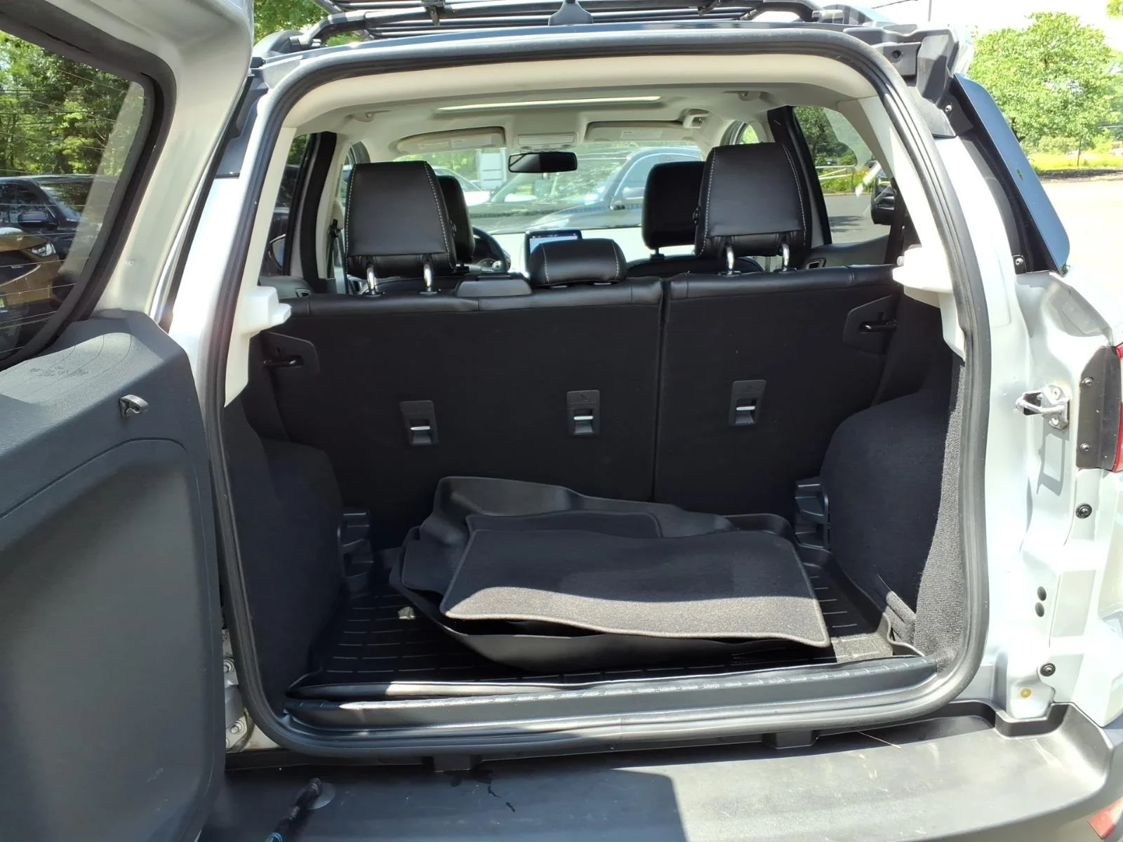 Used 2019 Silver Ford SES image 10