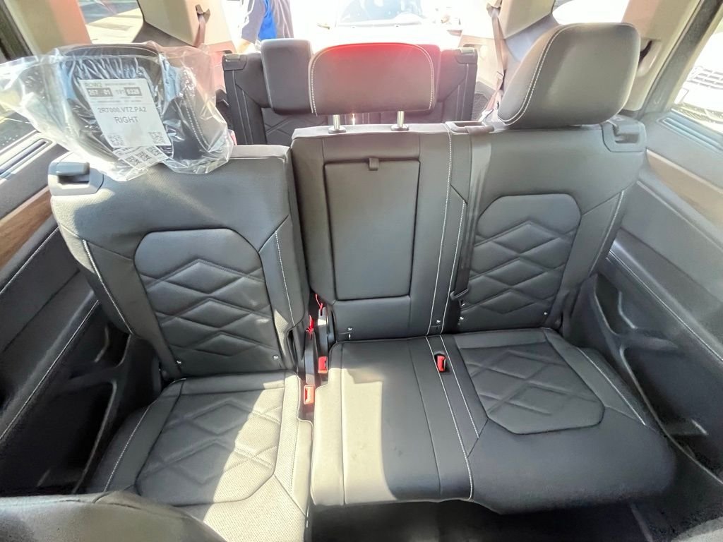 New 2026 Green Volkswagen 2.0T SE w/Technology image 22