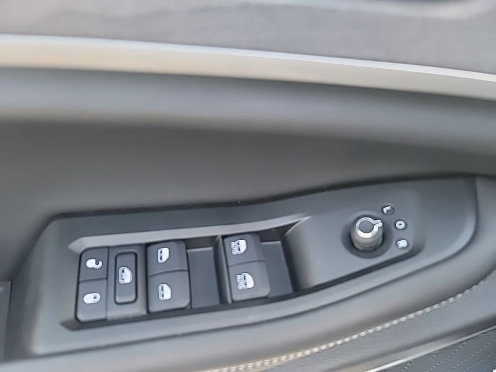 Used 2025 Silver Jeep Limited image 13