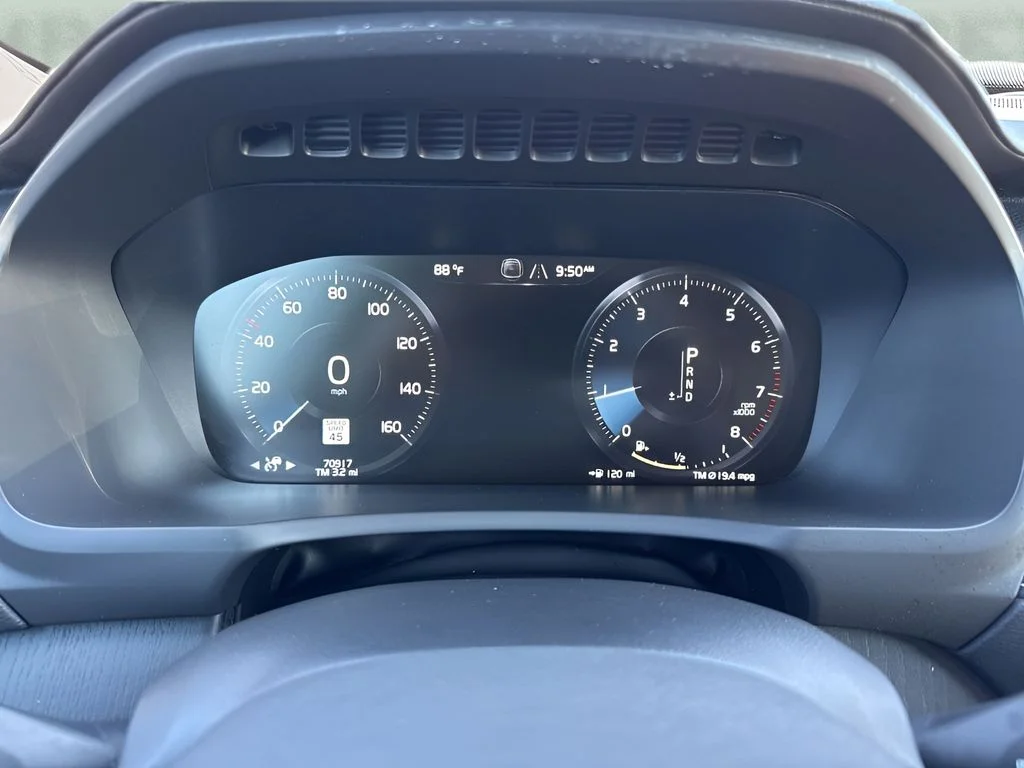 Used 2022 Blue Volvo T6 Inscription image 26