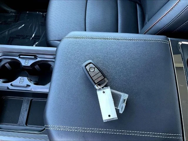 New 2027 Carbonized Gray Metallic Ford F-250® Lariat® image 81