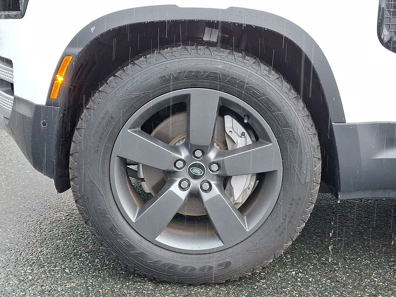 Certified Used 2025 Fuji White - 1AA Land Rover 110 P400 S image 16