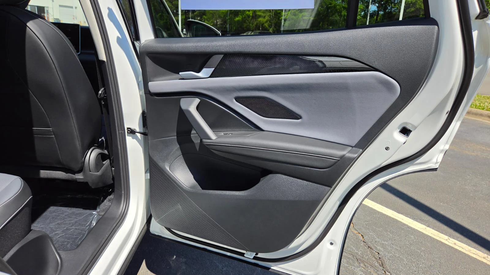 New 2026 Pure White Volkswagen SE image 50