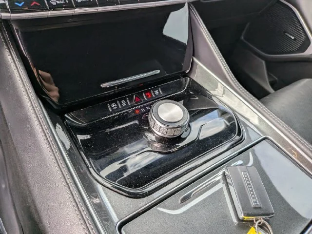 Used 2023 Gray Jeep Base image 26