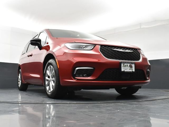 2026 Chrysler Pacifica Select - Photo 22