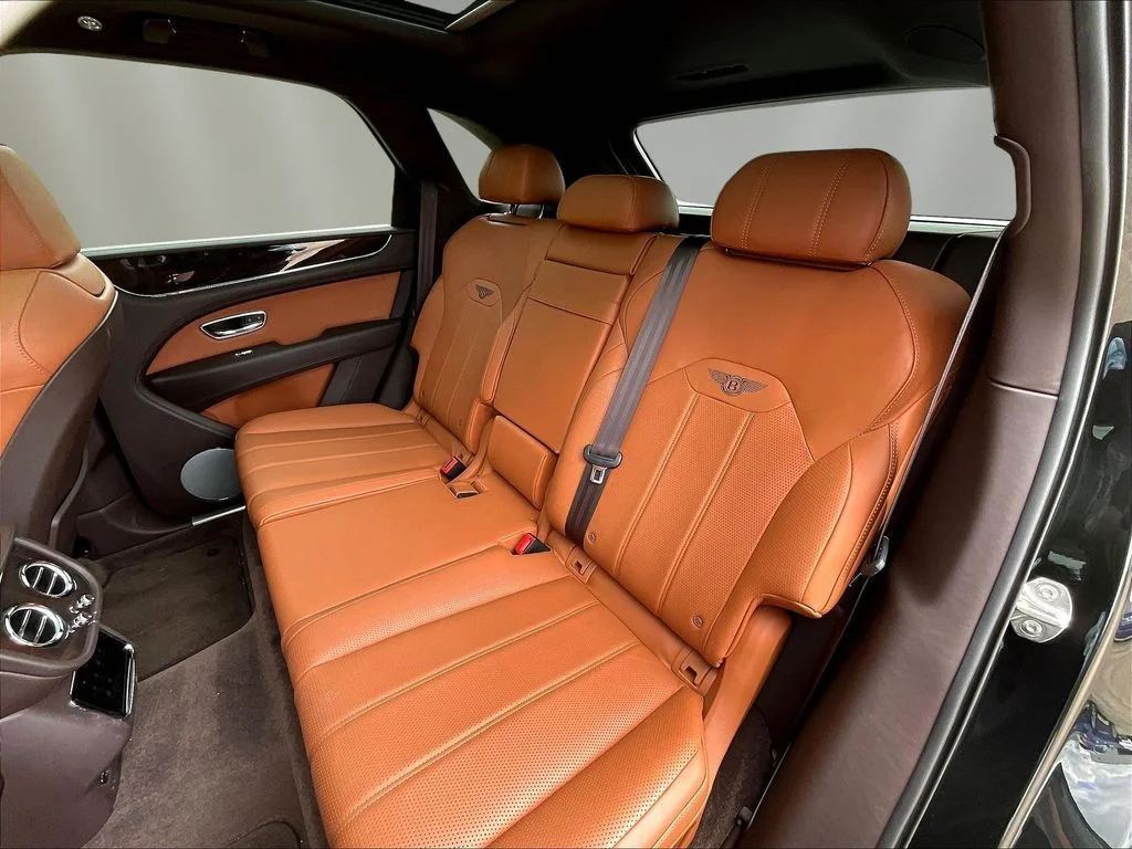 Used 2021 Midnight Emerald Bentley V8 image 22
