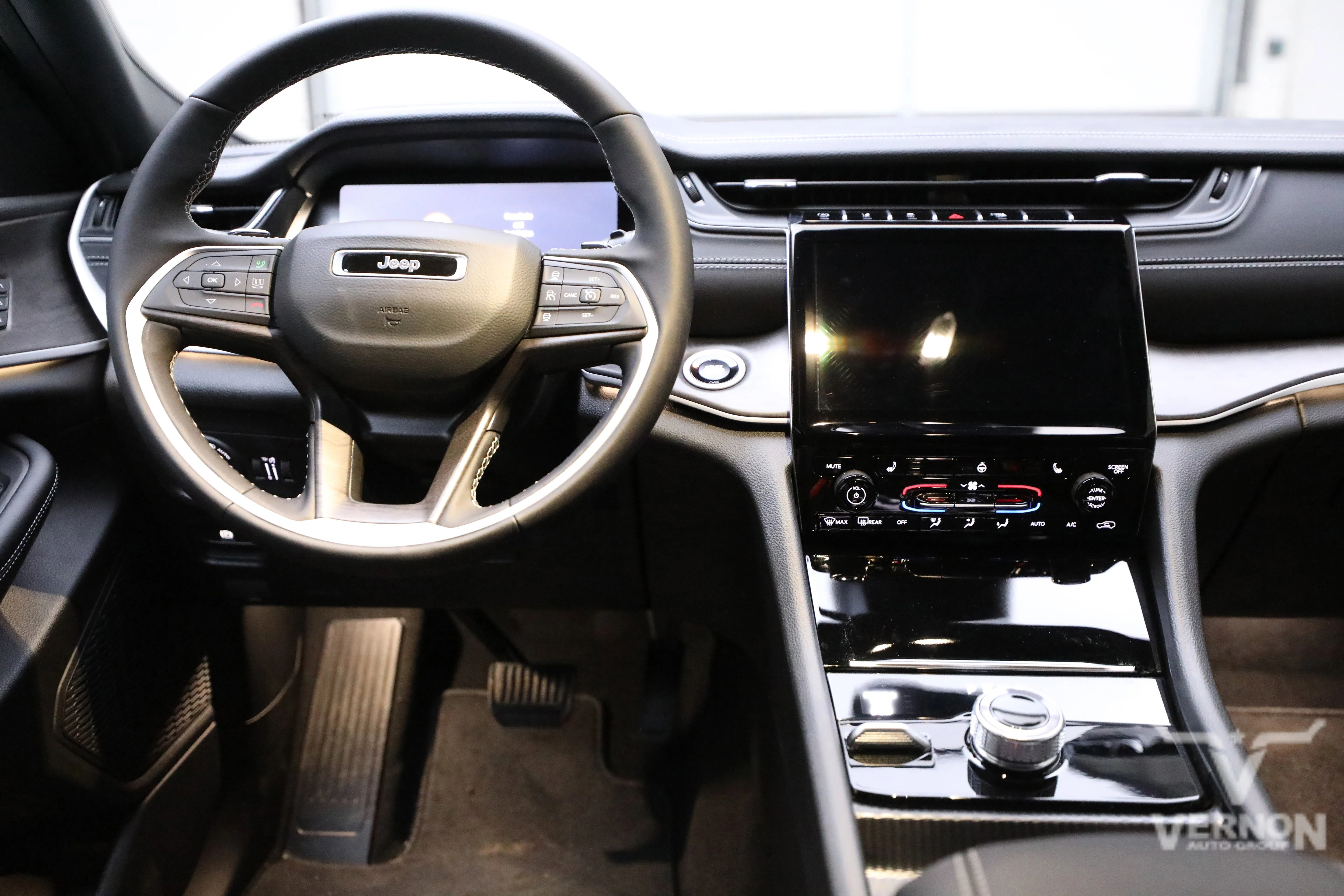 New 2025 Jeep Grand Cherokee L Limited 4x4