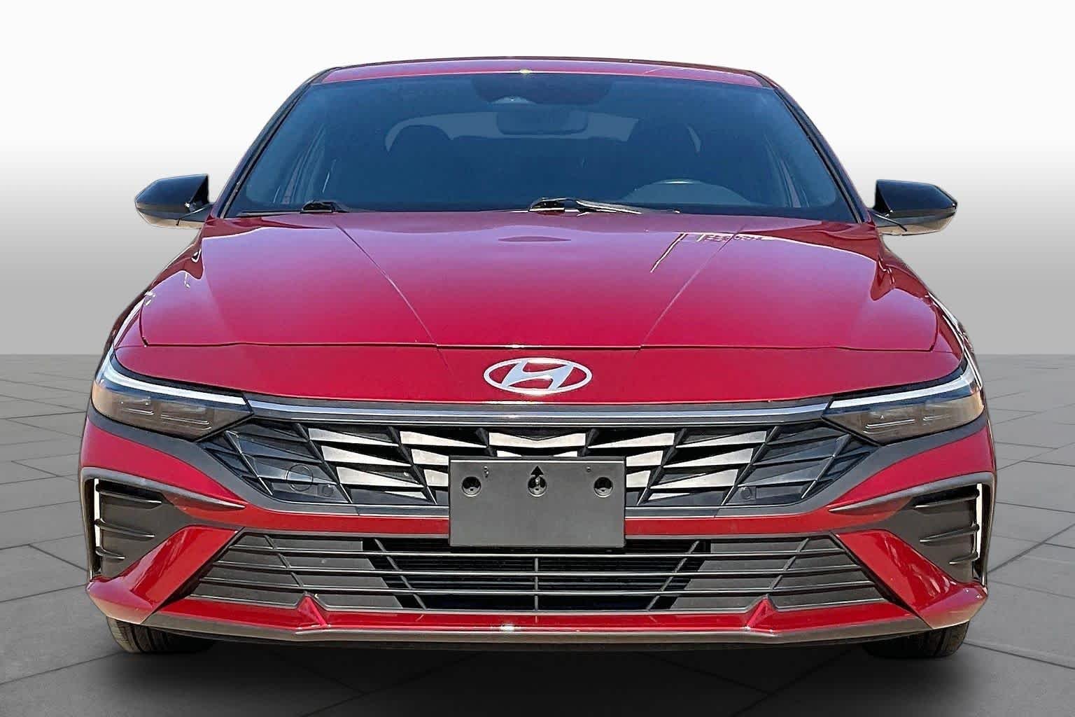 Pre-Owned 2025 Hyundai Elantra SEL Sport