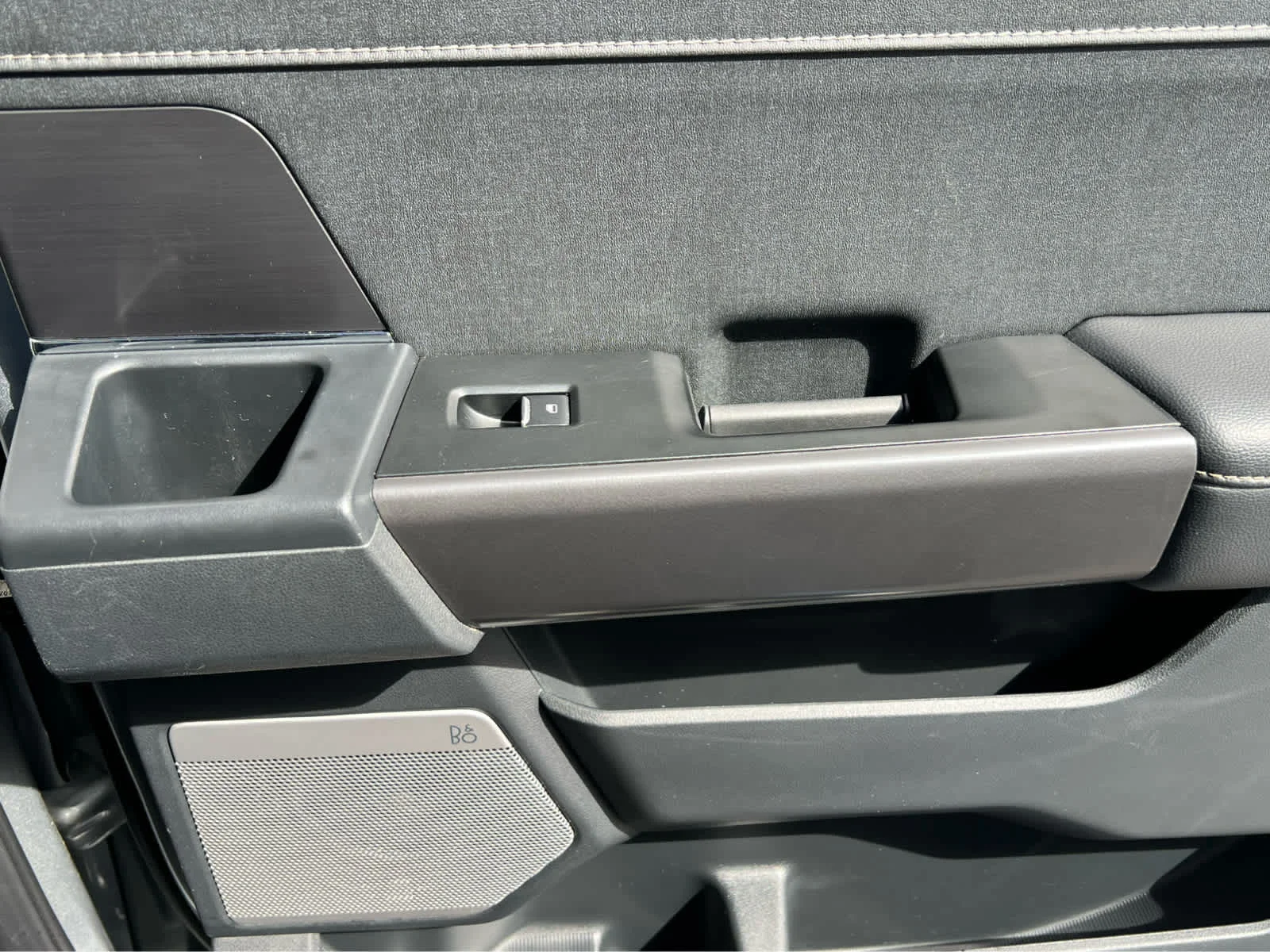 Used 2025 Iconic Silver Metallic Ford LARIAT image 22