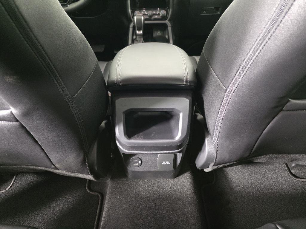 Used 2025 Oxford White Ford LARIAT image 18