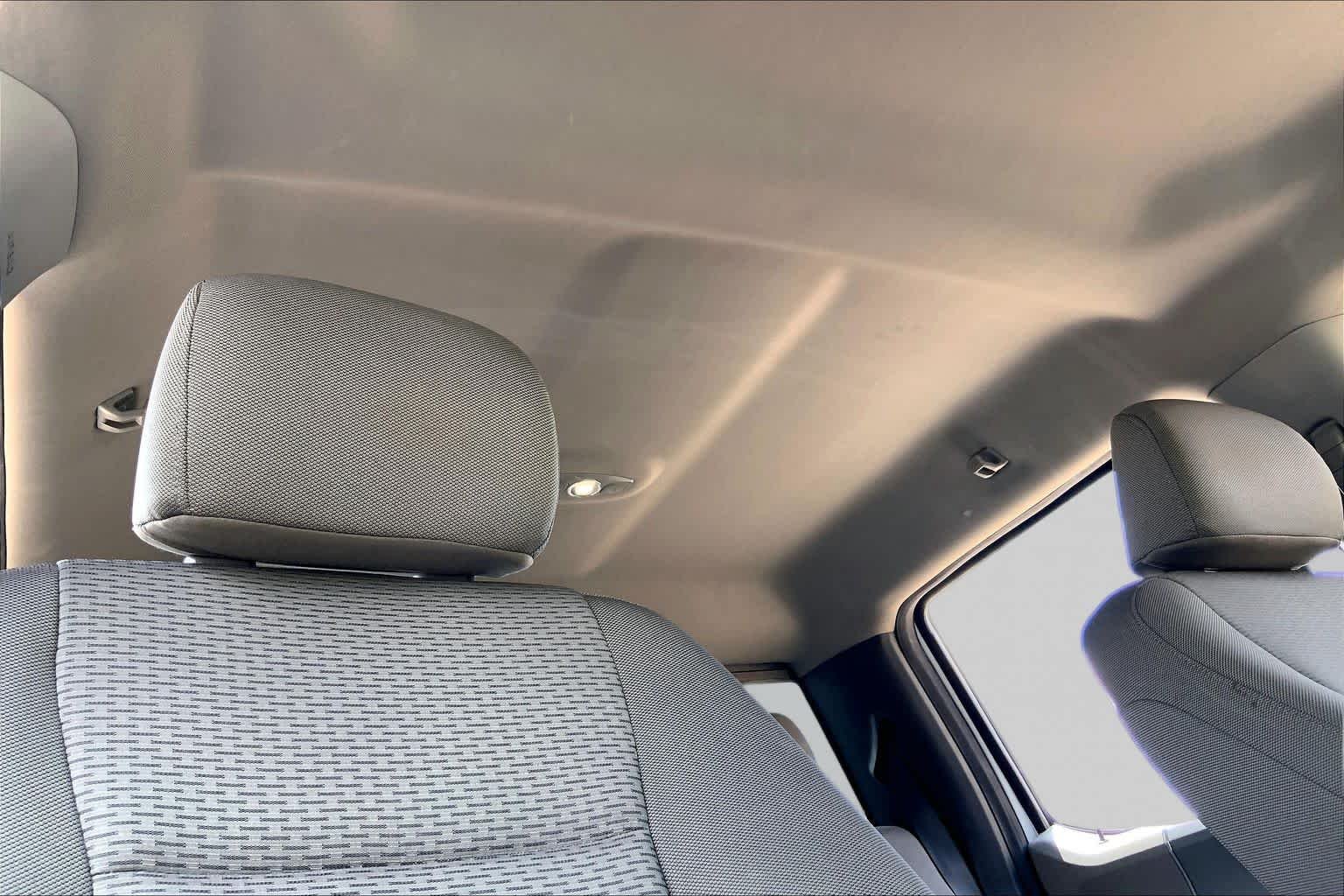 Certified Used 2021 Oxford White Ford XLT image 14