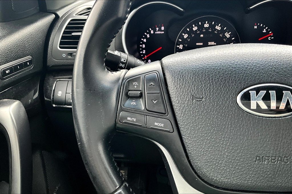 Used 2014 Black Kia EX image 11