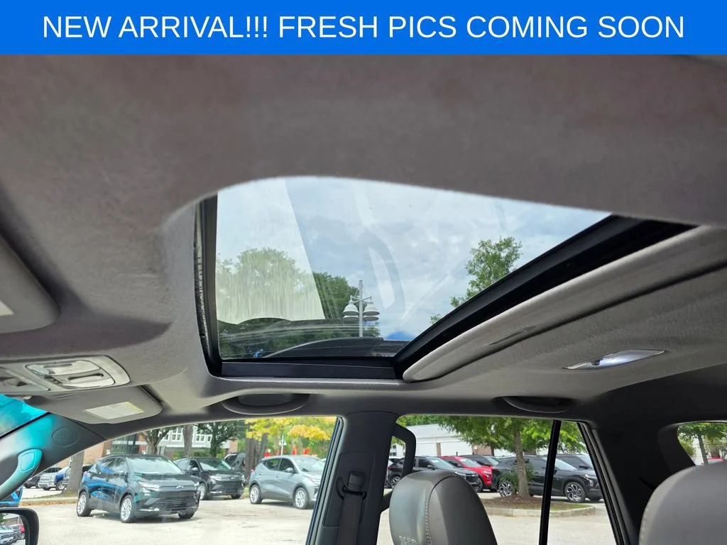 Used 2008 Silver Toyota Sport V6 image 9