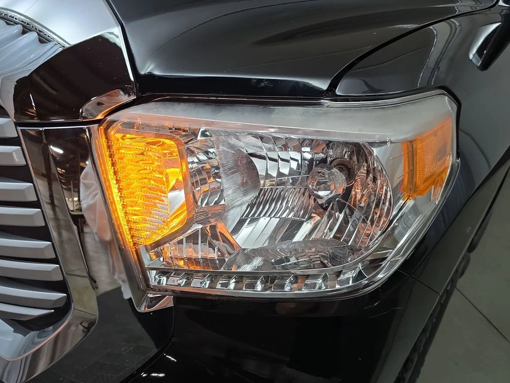 Used 2017  Toyota Limited image 31