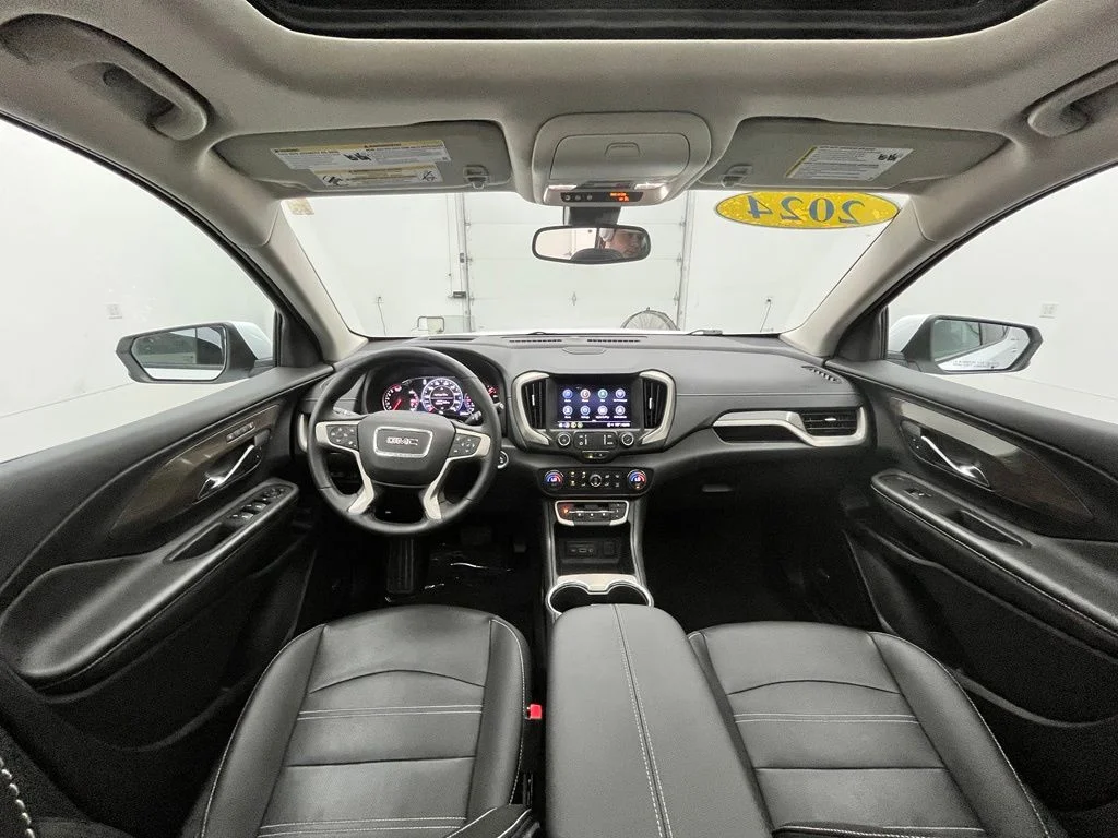 Used 2024 White GMC Denali image 4