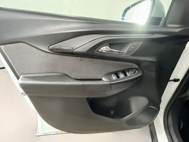 Used 2022 White Chevrolet LT image 30