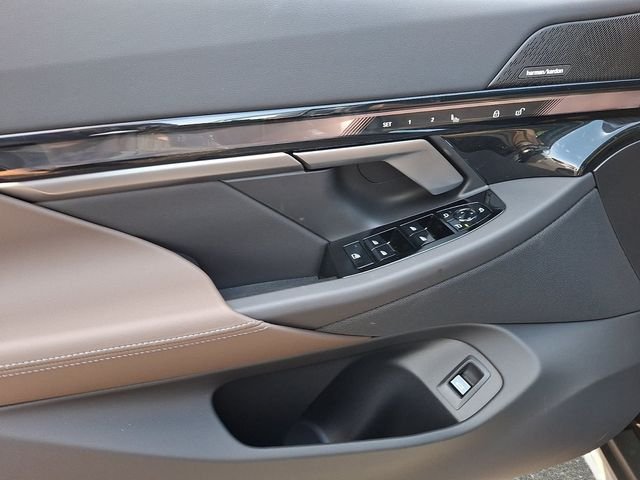 New 2027 Black Sapphire Metallic BMW 530i xDrive image 10