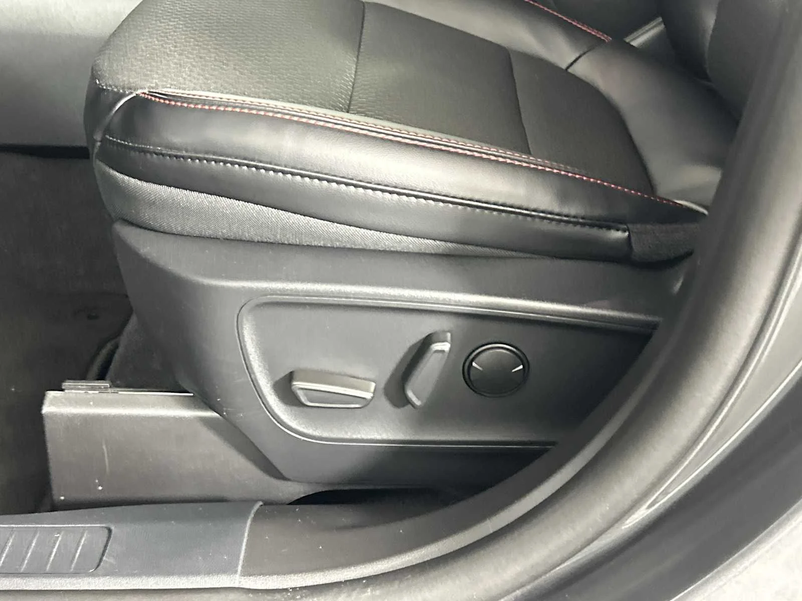 New 2026 Carbonized Gray Ford ST-Line image 9