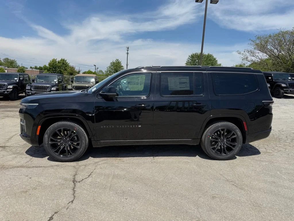 New 2026 High Gloss Black Exterior Paint Jeep Summit Obsidian image 9