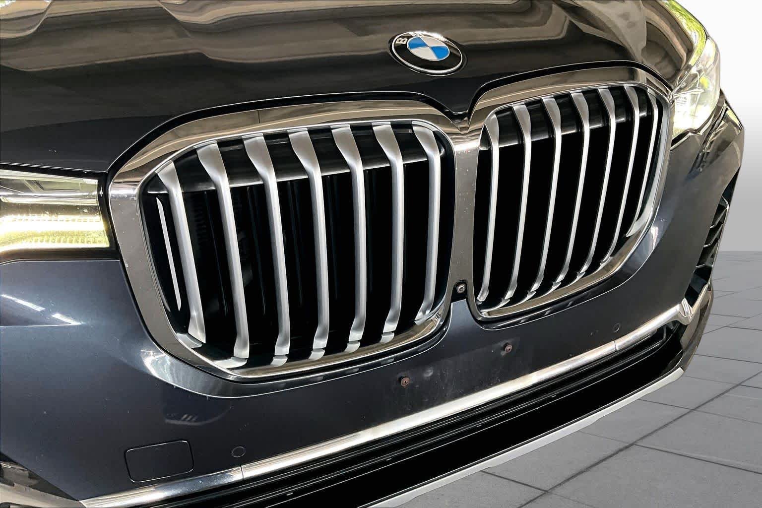 Used 2021 Arctic Grey Metallic BMW xDrive40i image 28