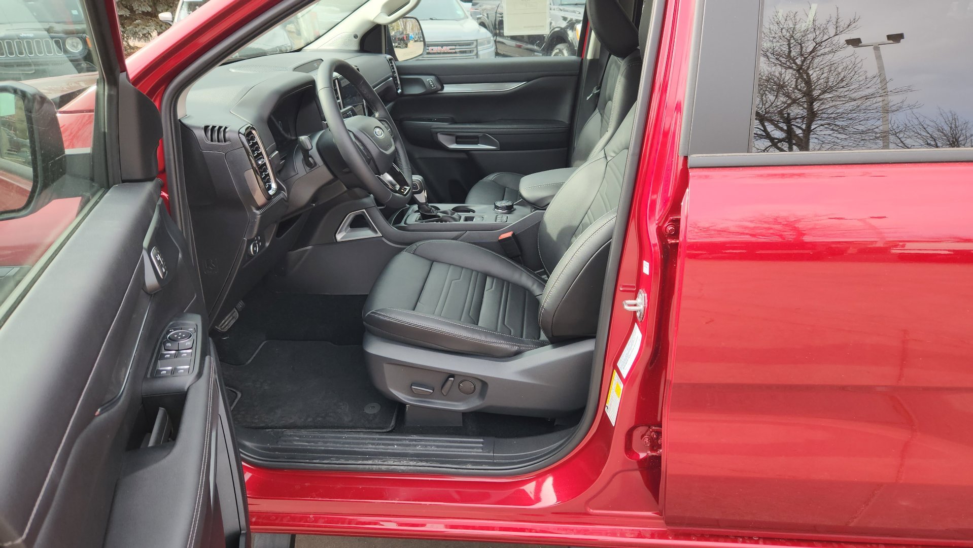 New 2025 Ruby Red Metallic Tinted Clearcoat Ford LARIAT image 24