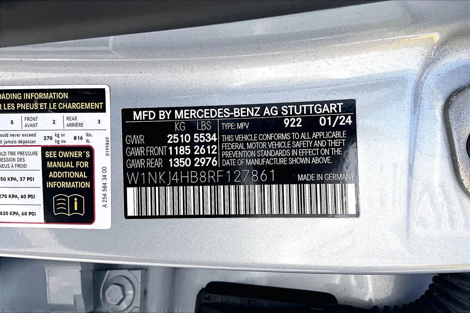 Used 2024 Cirrus Silver Metallic Mercedes-Benz GLC 300 image 36