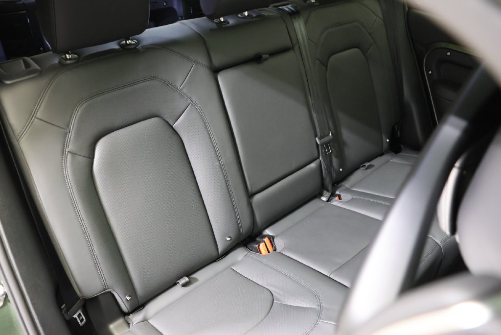 New 2026 Woolstone Green Land Rover X-Dynamic SE image 46