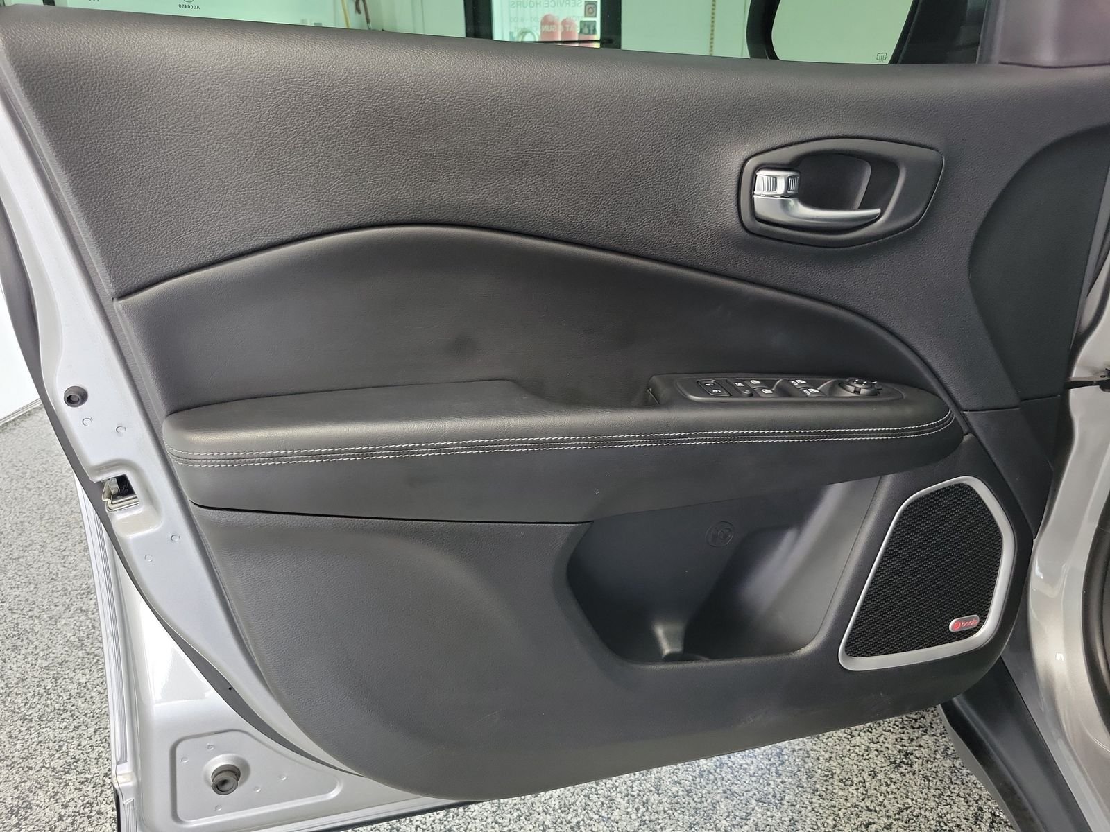 Used 2019 Silver Jeep Limited image 6