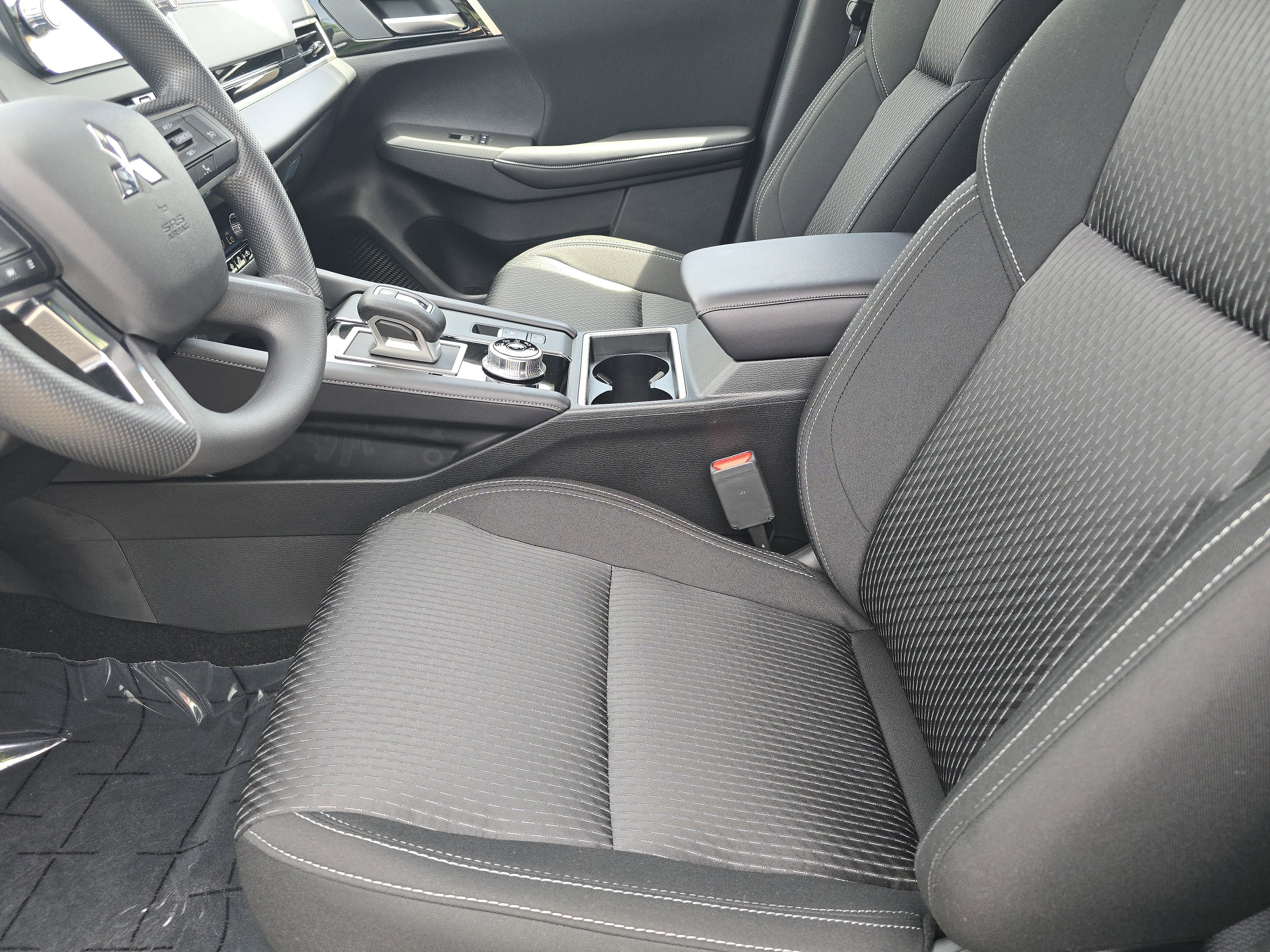 2025 Mitsubishi Outlander Plug-in Hybrid ES - Photo 9