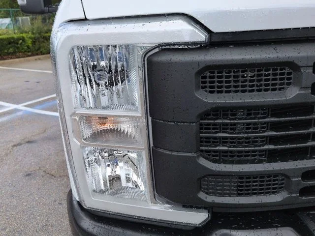 New 2026 Oxford White Ford F-350® XL image 10