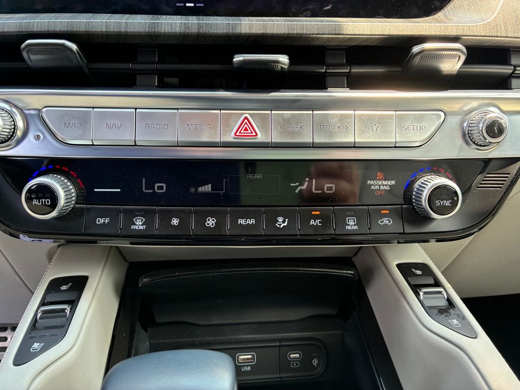 Certified Used 2025 Silver Kia SX image 16
